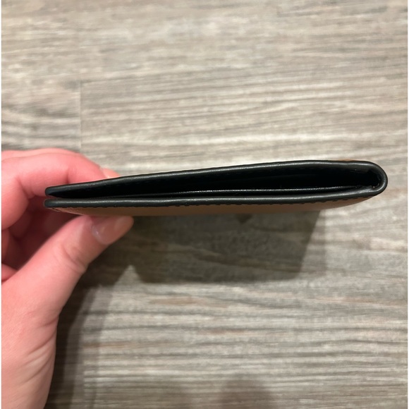 MK Men’s Wallet - Picture 5 of 5